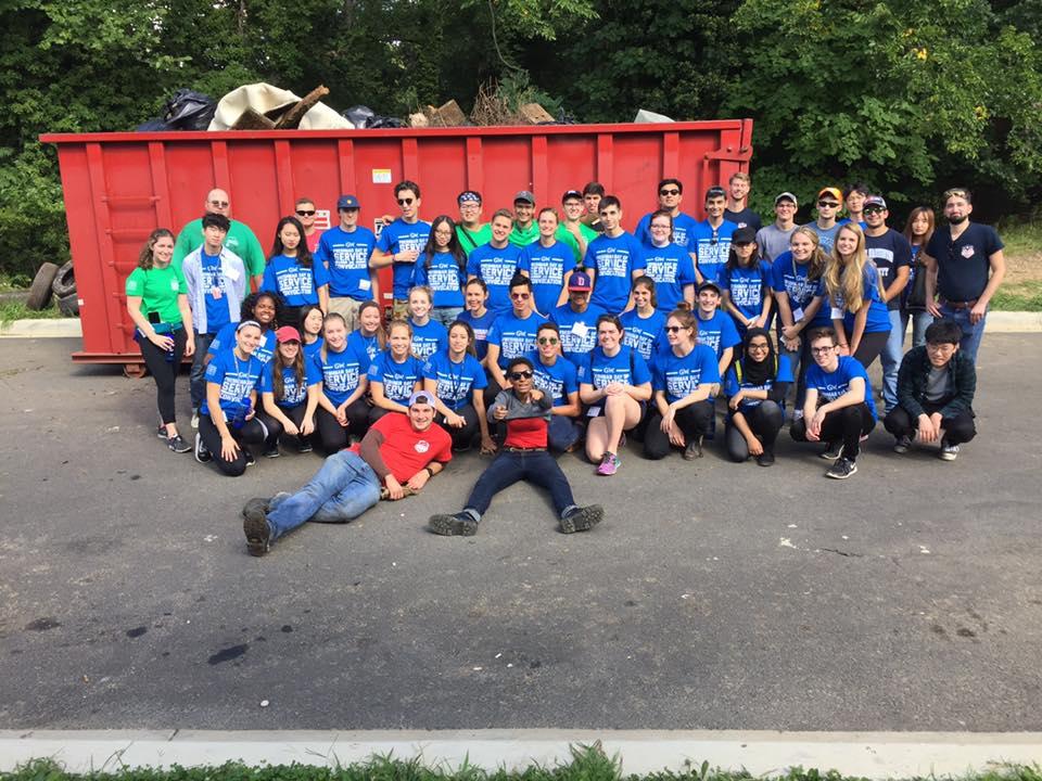 GW Volunteers at Stanton Park for Freshmen Day of Service.